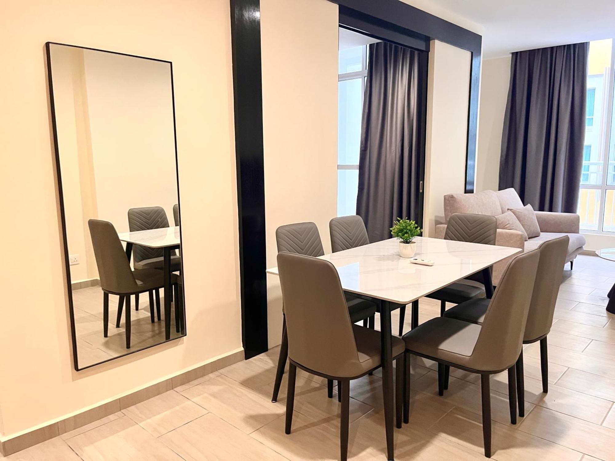 Hillmark Apartment